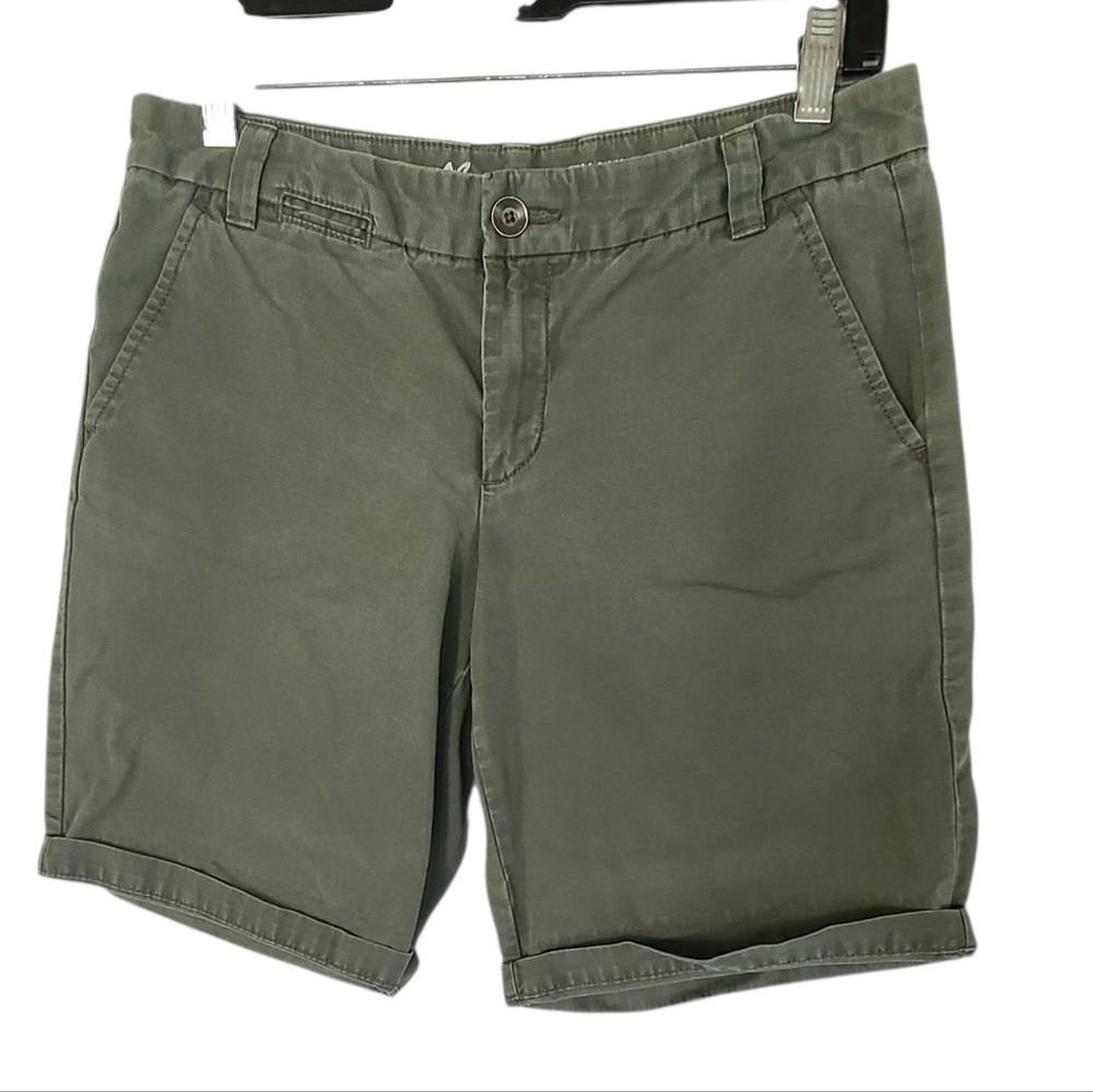 Gap Khakis Boyfriend Roll-Up Shorts Kale Green Size 12